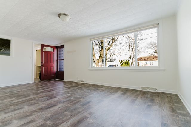 1035 8th Avenue, Belvidere, IL 61008