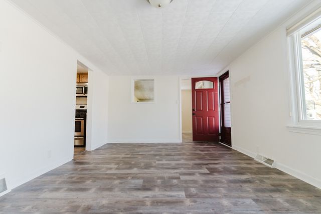 1035 8th Avenue, Belvidere, IL 61008