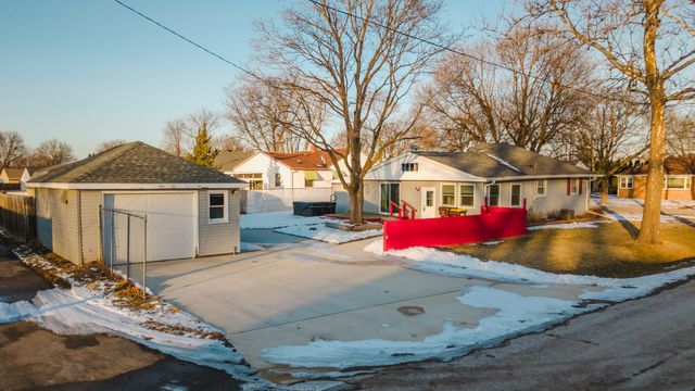 1035 8th Avenue, Belvidere, IL 61008