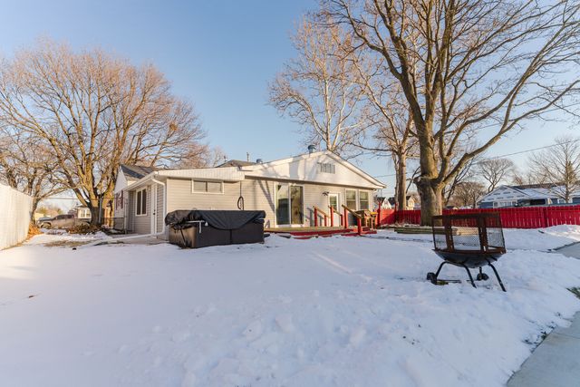 1035 8th Avenue, Belvidere, IL 61008