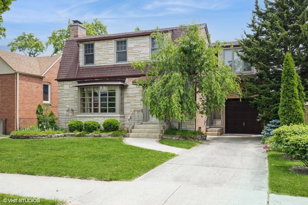 1707 N 78th Avenue, Elmwood Park, IL 60707