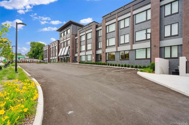 218 Middle Neck Road 311, Great Neck, NY 11021