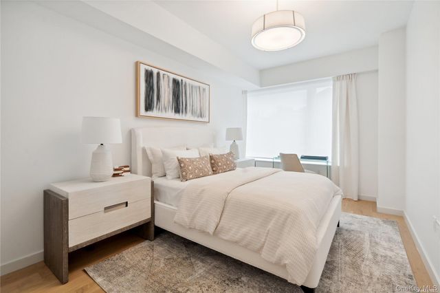 218 Middle Neck Road 311, Great Neck, NY 11021