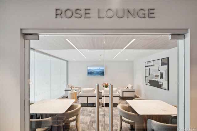 218 Middle Neck Road 311, Great Neck, NY 11021