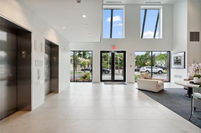 218 Middle Neck Road 311, Great Neck, NY 11021