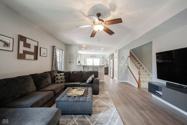 10165 Clay Bridge Drive, Noblesville, IN 46060