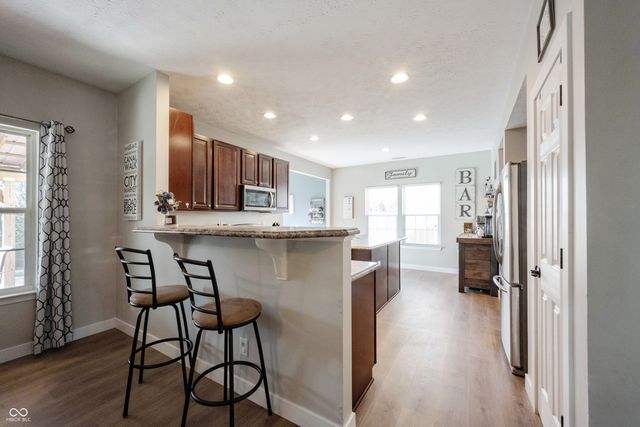 10165 Clay Bridge Drive, Noblesville, IN 46060