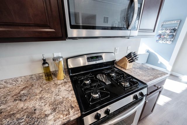 10165 Clay Bridge Drive, Noblesville, IN 46060