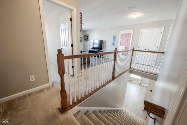 10165 Clay Bridge Drive, Noblesville, IN 46060