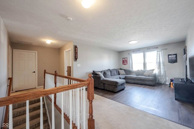 10165 Clay Bridge Drive, Noblesville, IN 46060