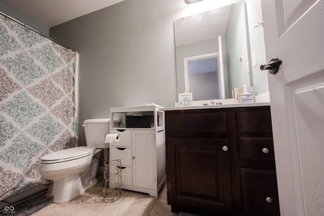 10165 Clay Bridge Drive, Noblesville, IN 46060