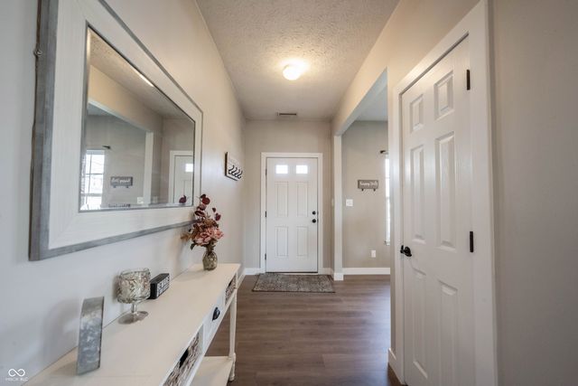 10165 Clay Bridge Drive, Noblesville, IN 46060