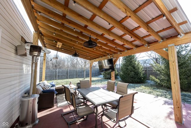 10165 Clay Bridge Drive, Noblesville, IN 46060