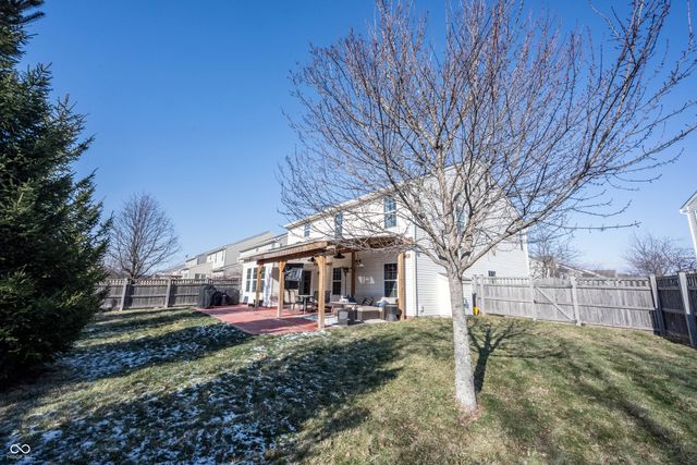 10165 Clay Bridge Drive, Noblesville, IN 46060