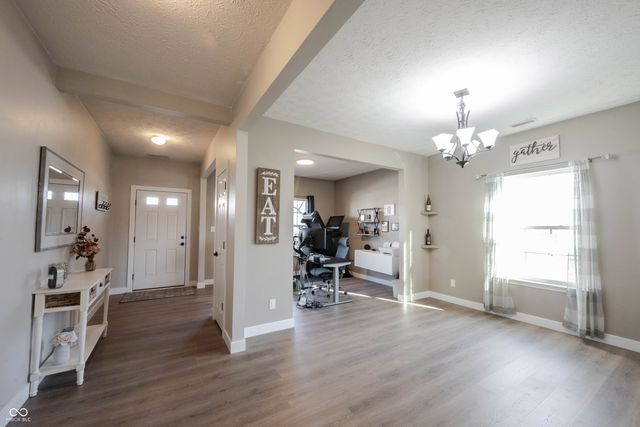 10165 Clay Bridge Drive, Noblesville, IN 46060