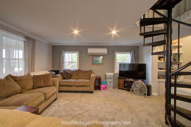 21660 Brady Lake Boulevard, Aetna Twp, MI 49336
