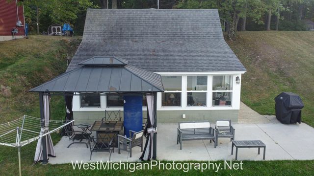 21660 Brady Lake Boulevard, Aetna Twp, MI 49336