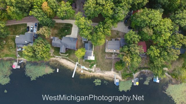 21660 Brady Lake Boulevard, Aetna Twp, MI 49336