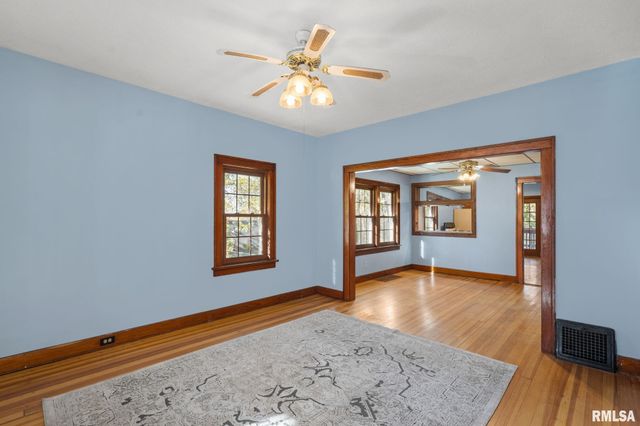 313 N 20TH Street, East Moline, IL 61244