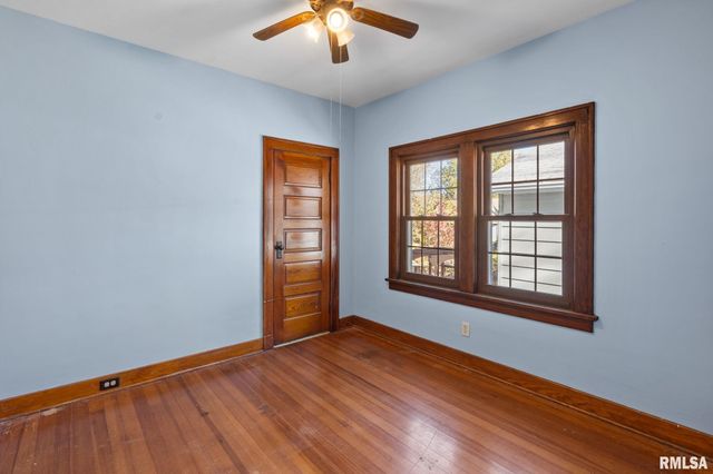 313 N 20TH Street, East Moline, IL 61244