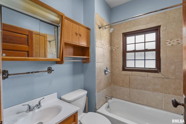 313 N 20TH Street, East Moline, IL 61244