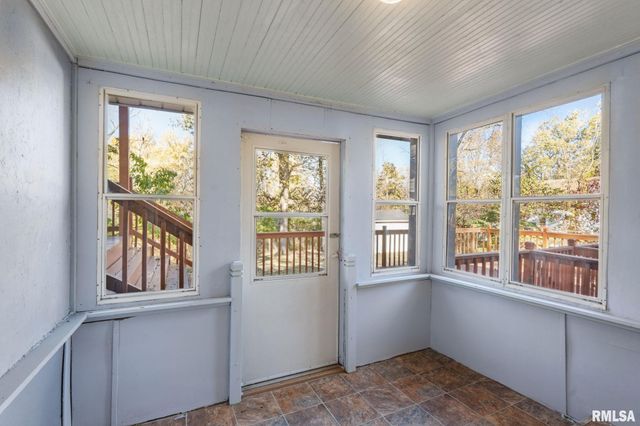 313 N 20TH Street, East Moline, IL 61244