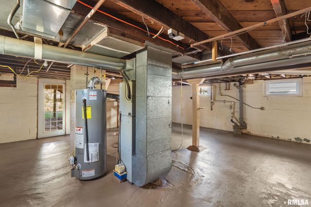 313 N 20TH Street, East Moline, IL 61244