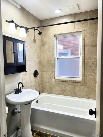 16230 Griggs Street, Detroit, MI 48221