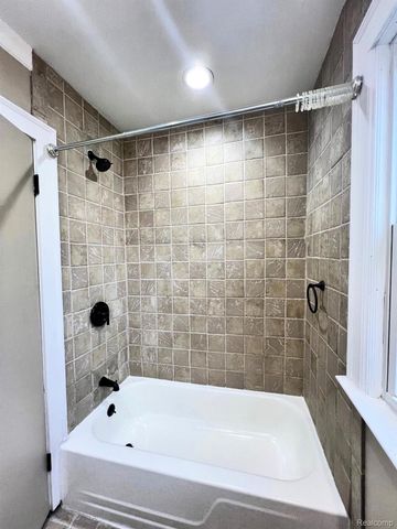 16230 Griggs Street, Detroit, MI 48221