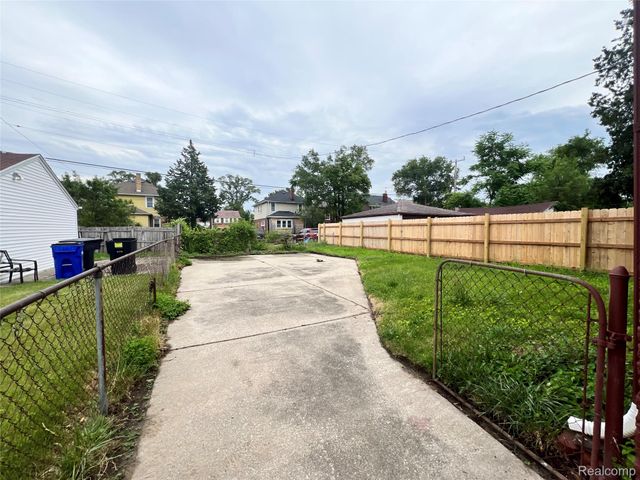 16230 Griggs Street, Detroit, MI 48221