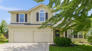 3703 Clayton Drive, Leavenworth, KS 66048