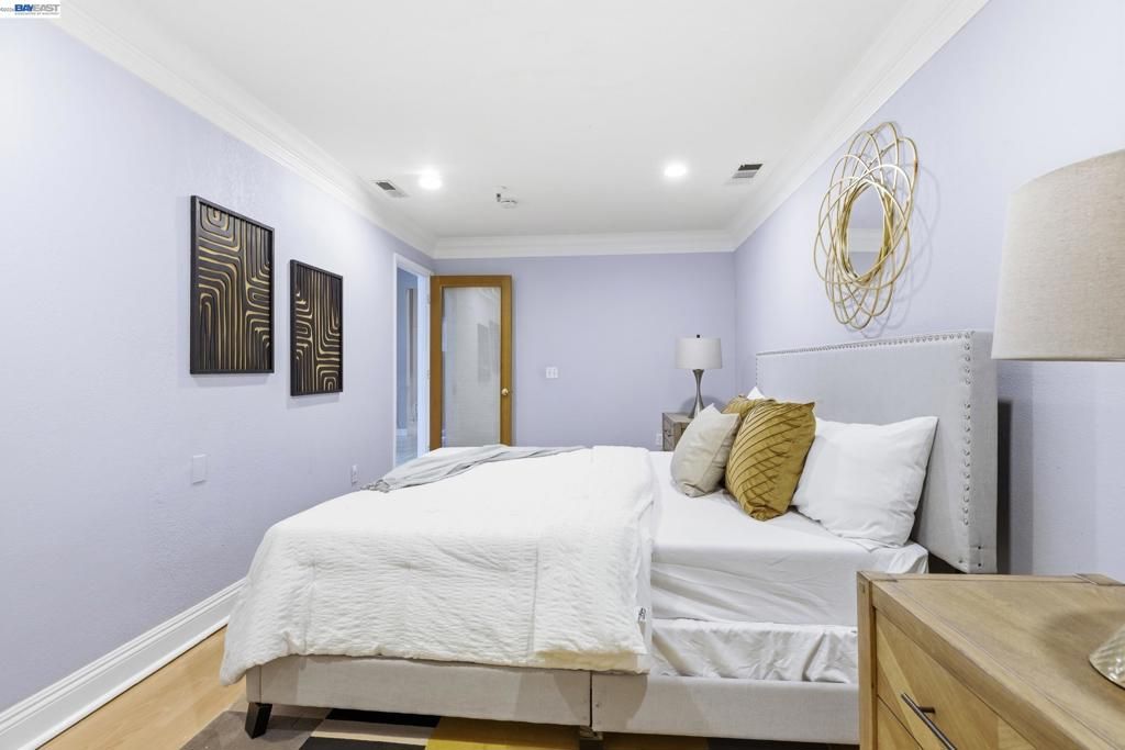 Image 15 of property listing at 4053 4053 Harlan St 114, Emeryville, CA 94608