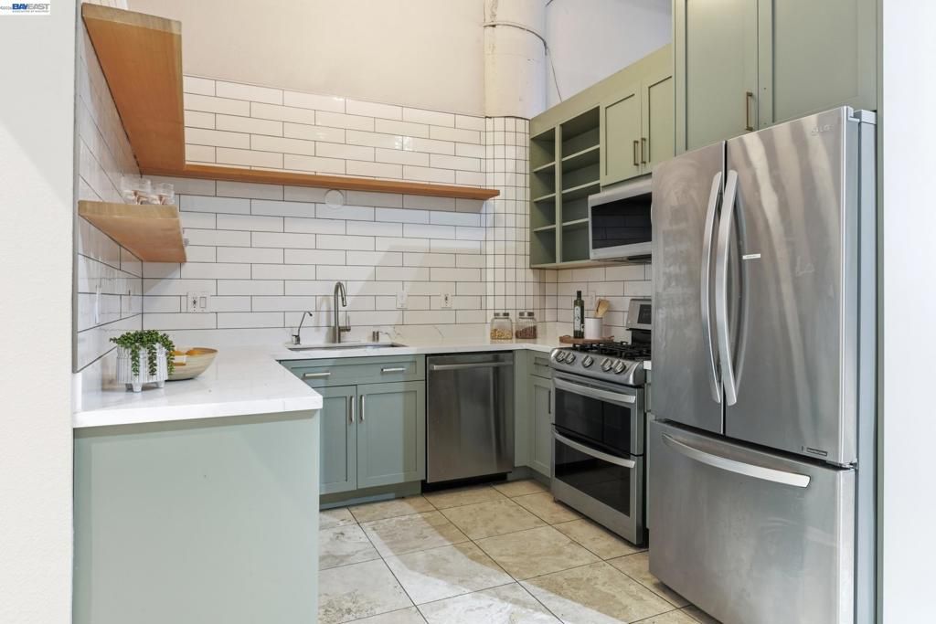 Image 6 of property listing at 4053 4053 Harlan St 114, Emeryville, CA 94608