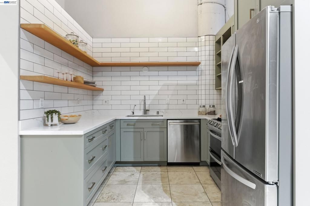 Image 7 of property listing at 4053 4053 Harlan St 114, Emeryville, CA 94608