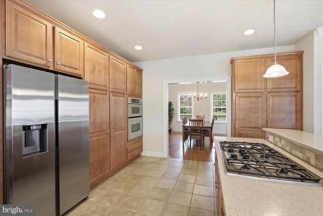 379 ECKER DR, Lititz, PA 17543