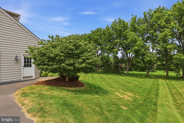 379 ECKER DR, Lititz, PA 17543