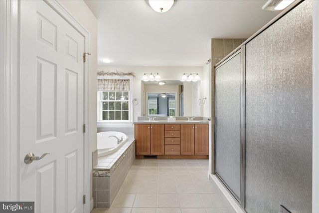 379 ECKER DR, Lititz, PA 17543