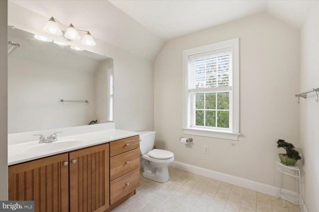 379 ECKER DR, Lititz, PA 17543