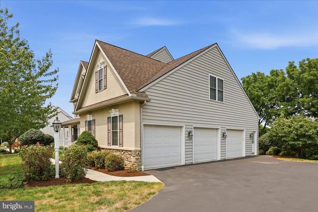 379 ECKER DR, Lititz, PA 17543