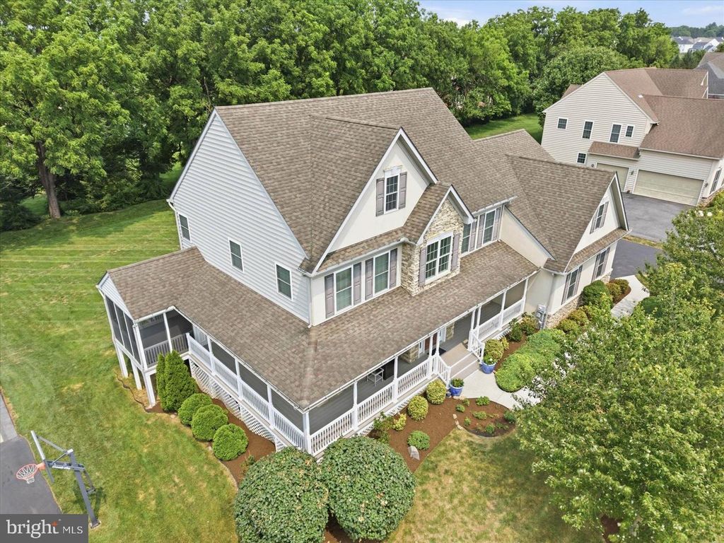 379 ECKER DR, Lititz, PA 17543