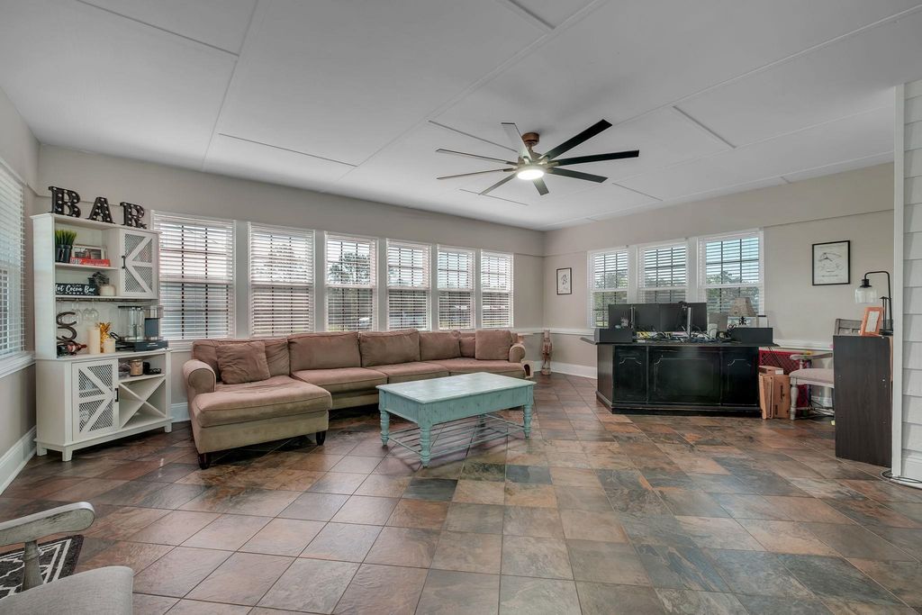 Image 13 of property listing at 289 Mockingbird Lane, Chattahoochee, FL 32324