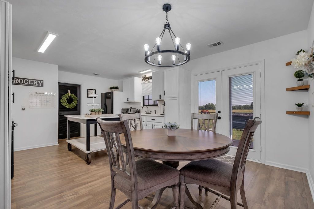 Image 17 of property listing at 289 Mockingbird Lane, Chattahoochee, FL 32324