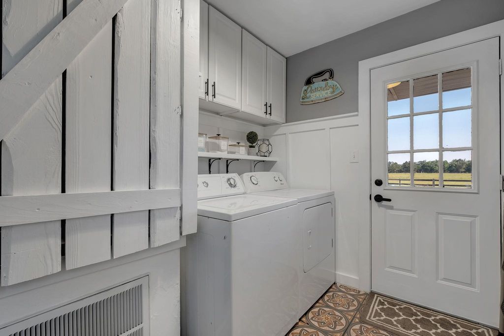 Image 25 of property listing at 289 Mockingbird Lane, Chattahoochee, FL 32324