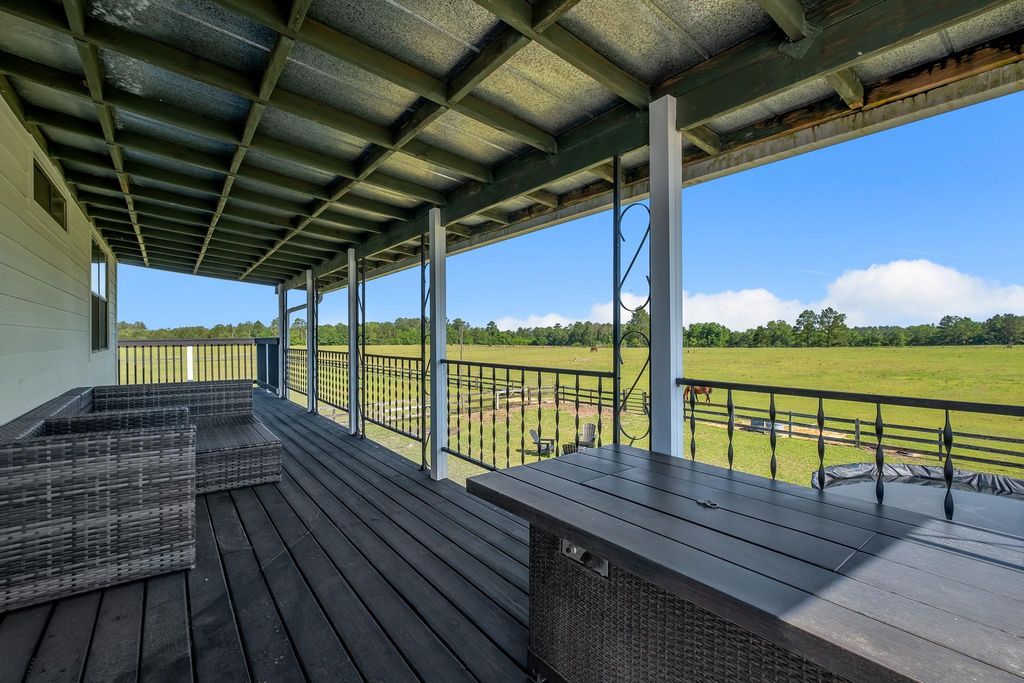 Image 33 of property listing at 289 Mockingbird Lane, Chattahoochee, FL 32324