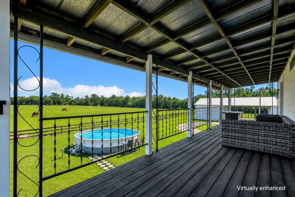 Image 34 of property listing at 289 Mockingbird Lane, Chattahoochee, FL 32324