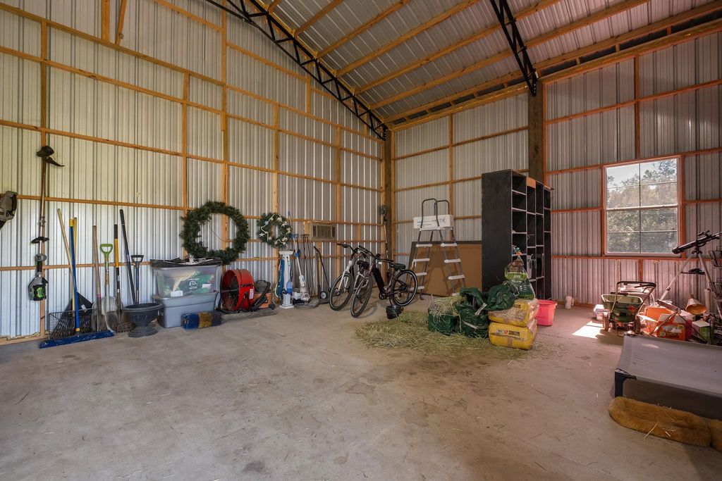 Image 36 of property listing at 289 Mockingbird Lane, Chattahoochee, FL 32324