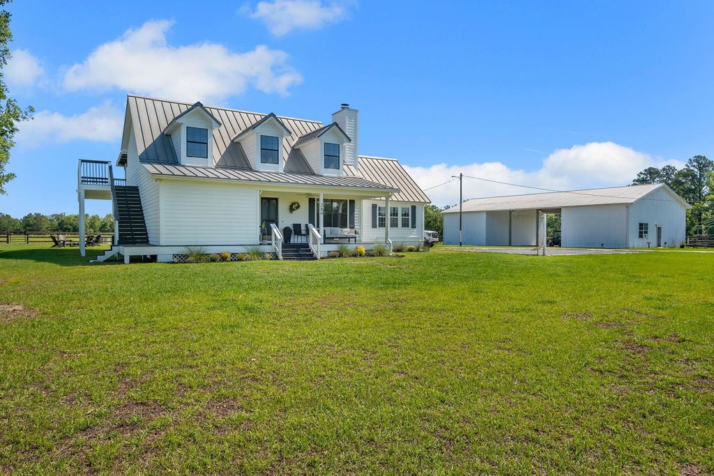 Image 37 of property listing at 289 Mockingbird Lane, Chattahoochee, FL 32324