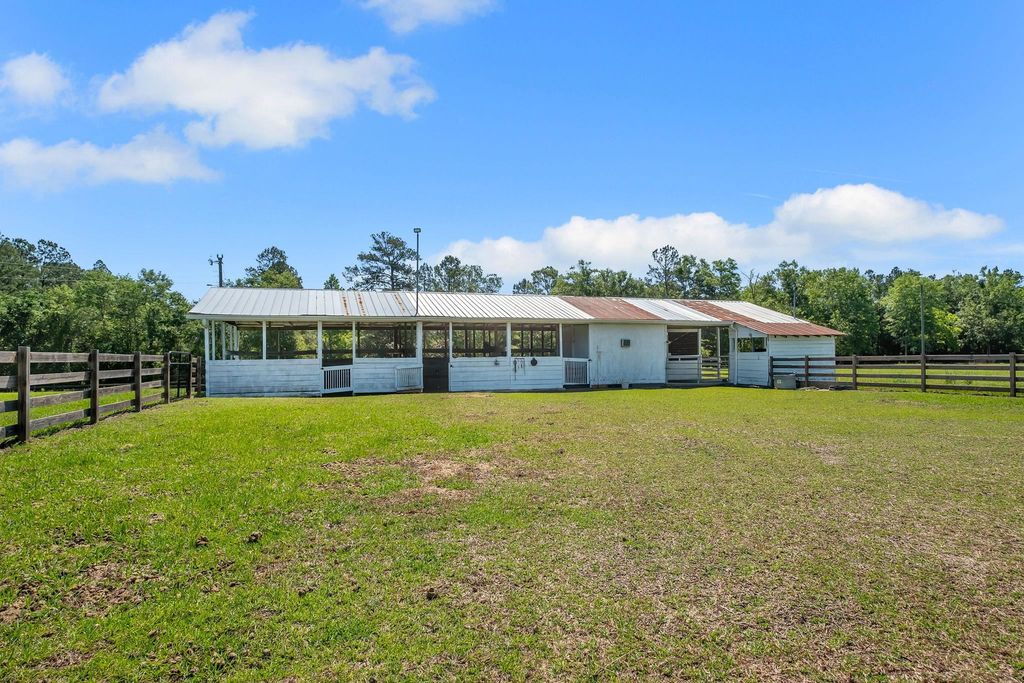 Image 42 of property listing at 289 Mockingbird Lane, Chattahoochee, FL 32324
