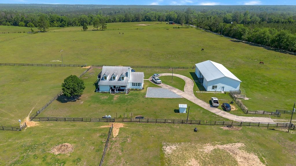 Image 49 of property listing at 289 Mockingbird Lane, Chattahoochee, FL 32324