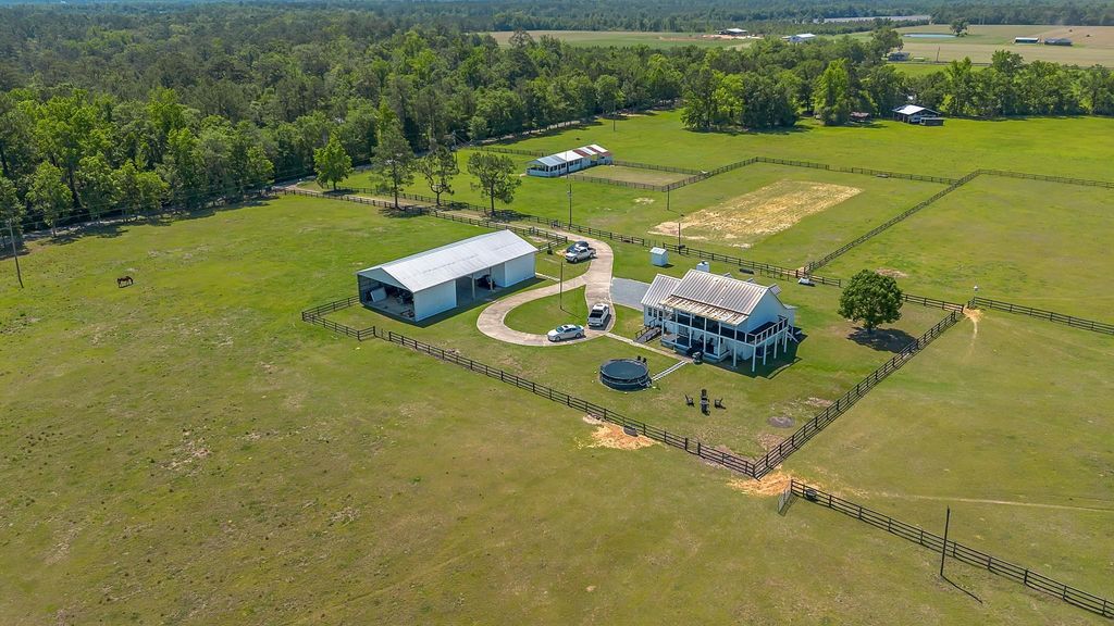 Image 54 of property listing at 289 Mockingbird Lane, Chattahoochee, FL 32324